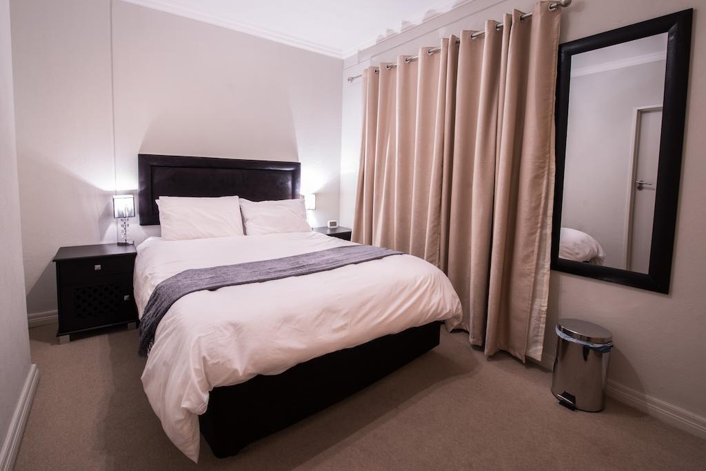 Prestige Apartments Sandton At Westpoint Johannesburg Bilik gambar
